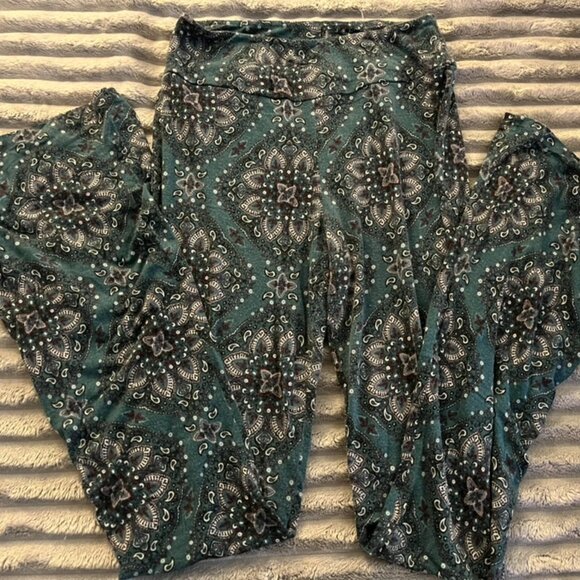 Charlotte Russe, extremely soft boot pants, size S; patterned design - Picture 1 of 1